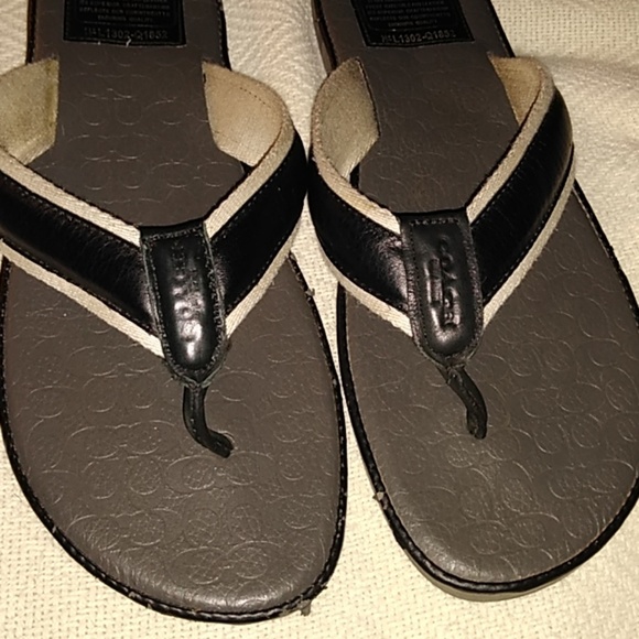 2 pair setCoach mens flip flops - Picture 5 of 8